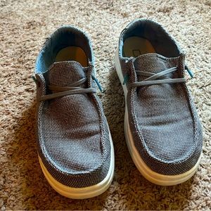 Hey Dudes size 9